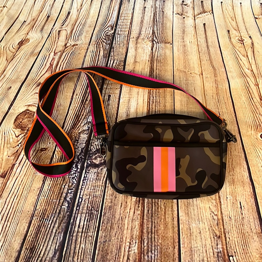 Neoprene Compact Crossbody